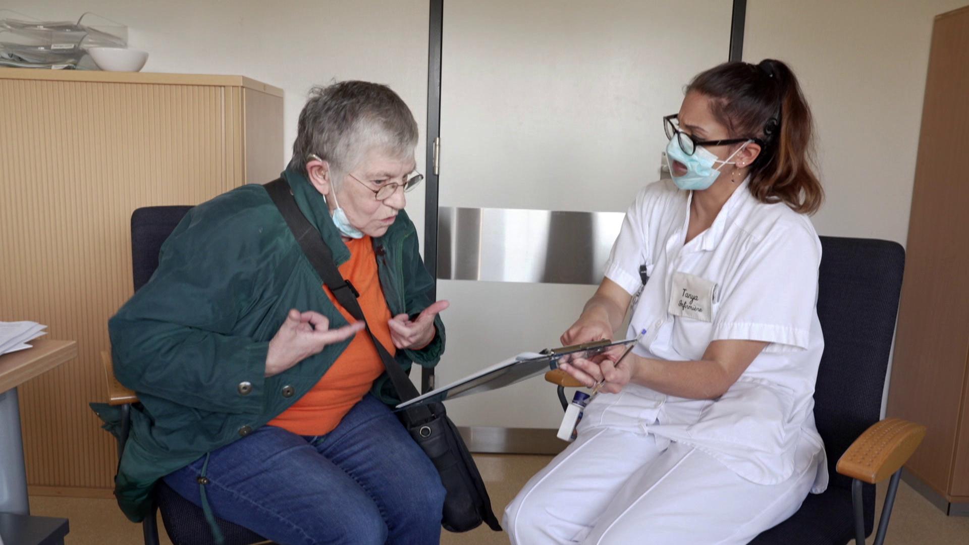 Prise en charge d'une patiente sourde par l'infirmière référente sourde