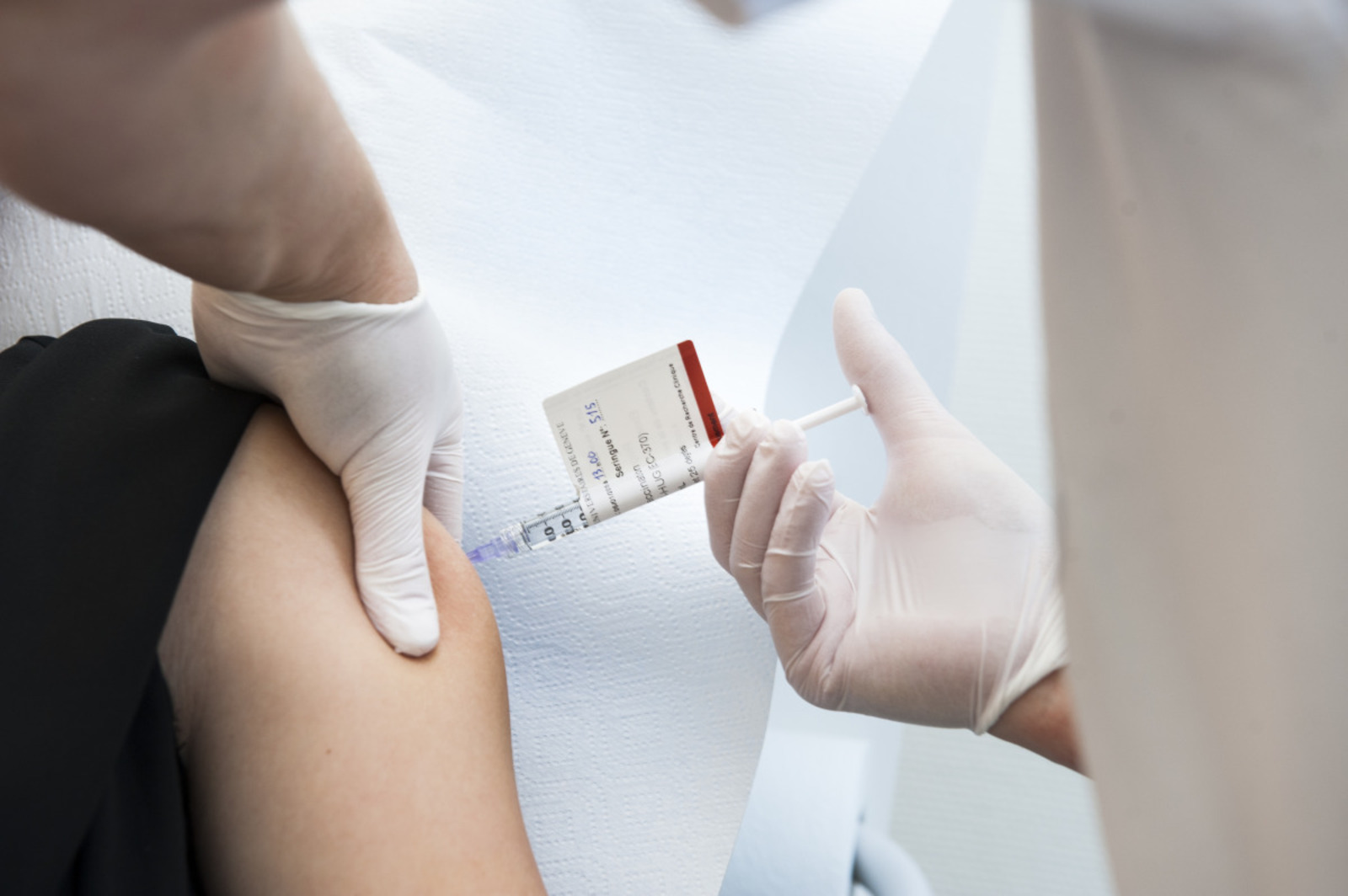 Les HUG vont tester le vaccin expérimental canadien VSV-ZEBOV contre le virus Ebola