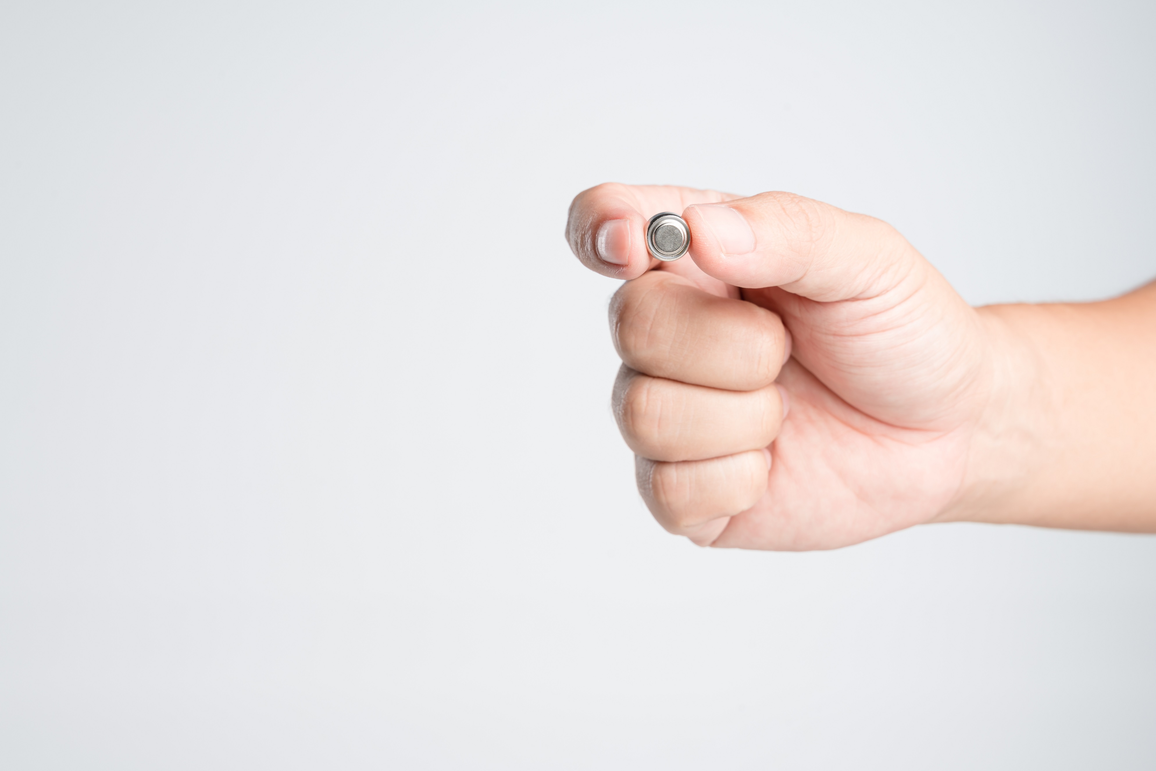 Attention à l’ingestion de petits corps étrangers par les enfants - HUG