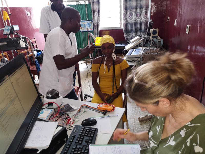 Equipement du Service de neurologie du Centre hospitalier universitaire de l'amitié sino-africaine de Bangui