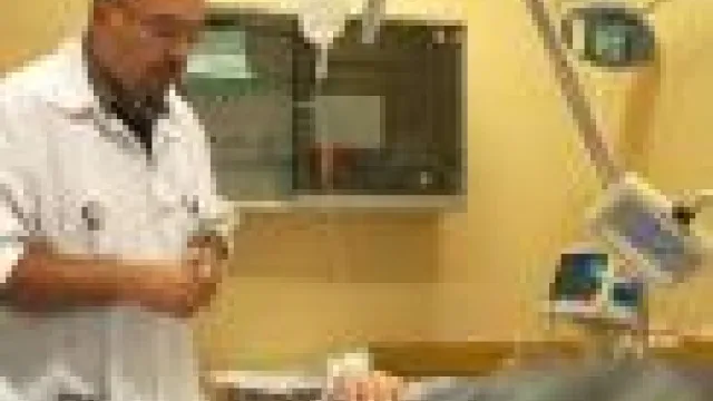 Médecin adjoint aux urgences 