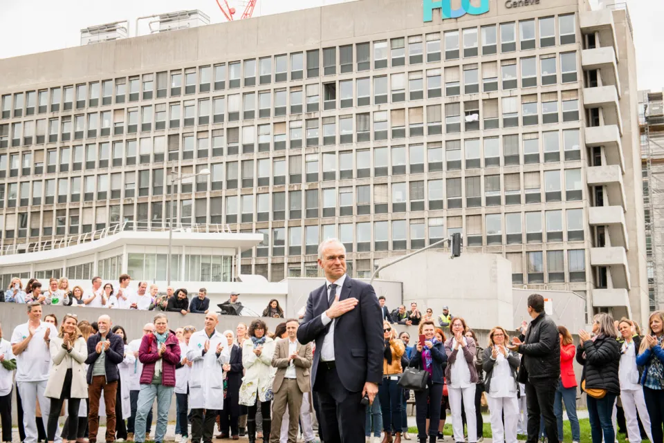 Les HUG prennent congé de Bertrand Levrat 