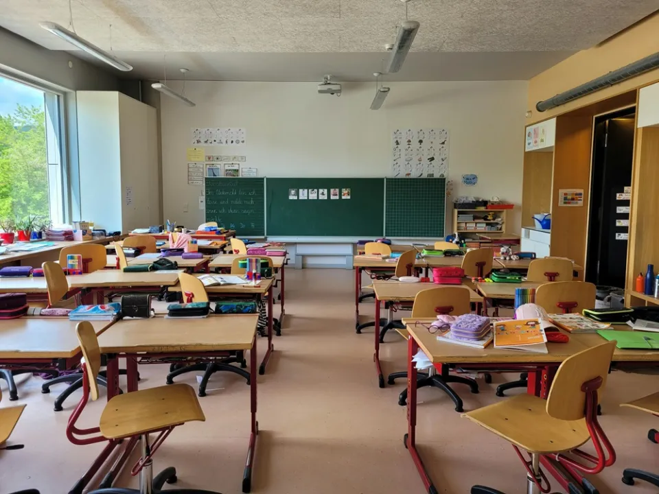 Photo d'une salle de classe