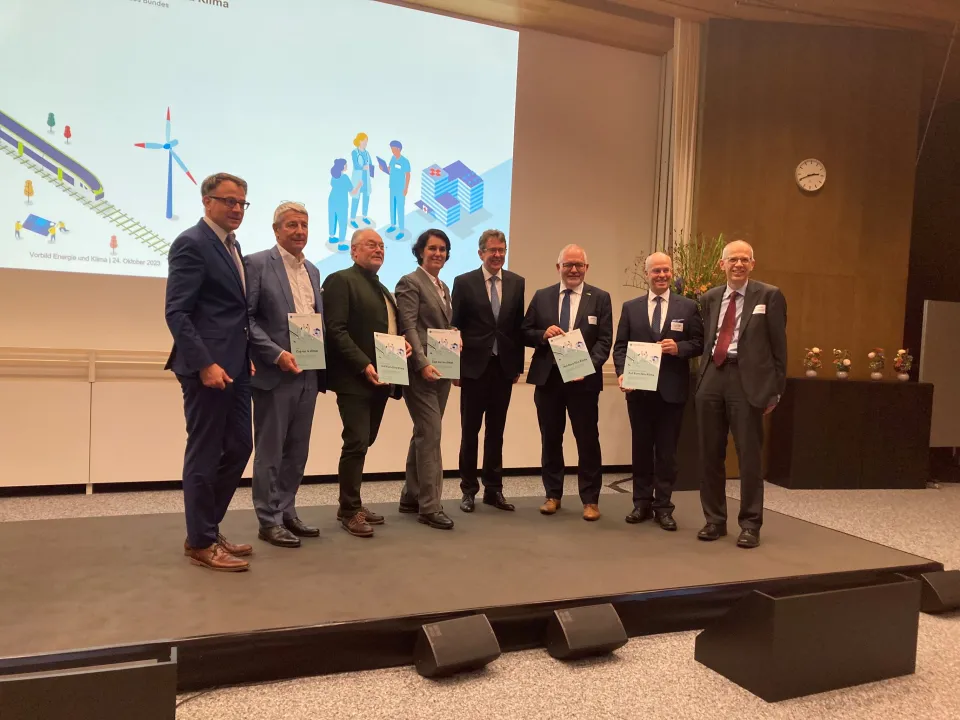 La Pre Klara Posfay Barbe des HUG à la conférence annuelle de l'initiative Exemplarité Energie et Climat