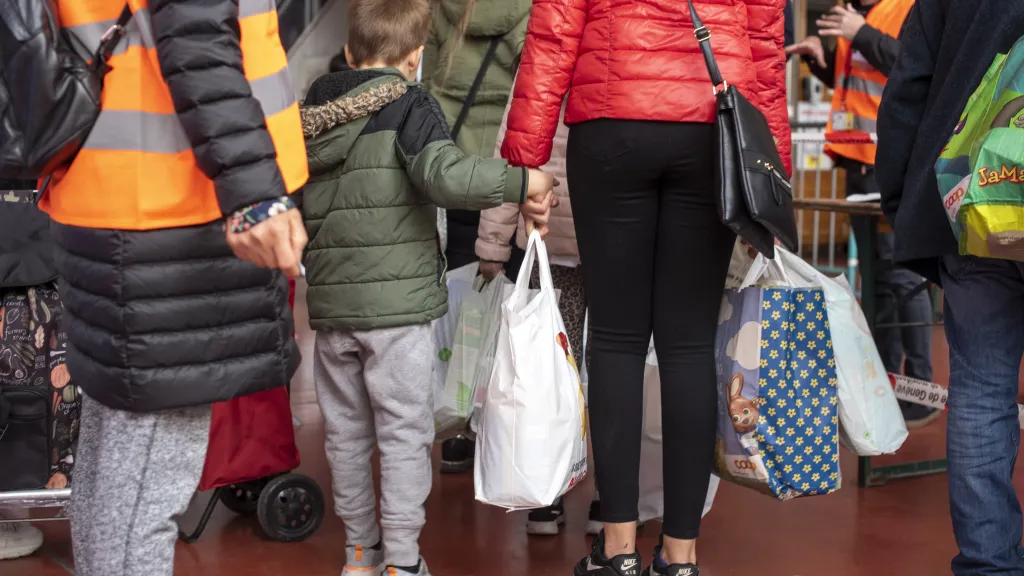 distribution de nourriture aux familles