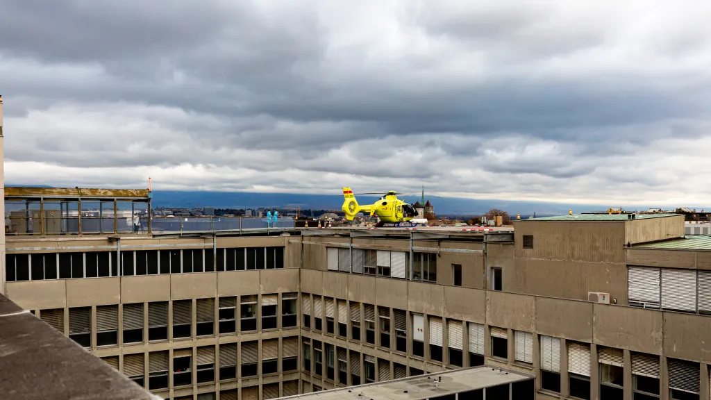 Premier∙es patient∙es hospitalisé∙es aux HUG transféré∙es en Suisse alémanique - HUG
