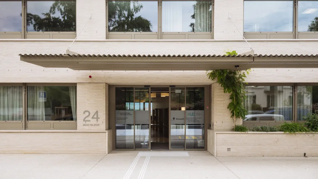 Entrée du bâtiment 22-24