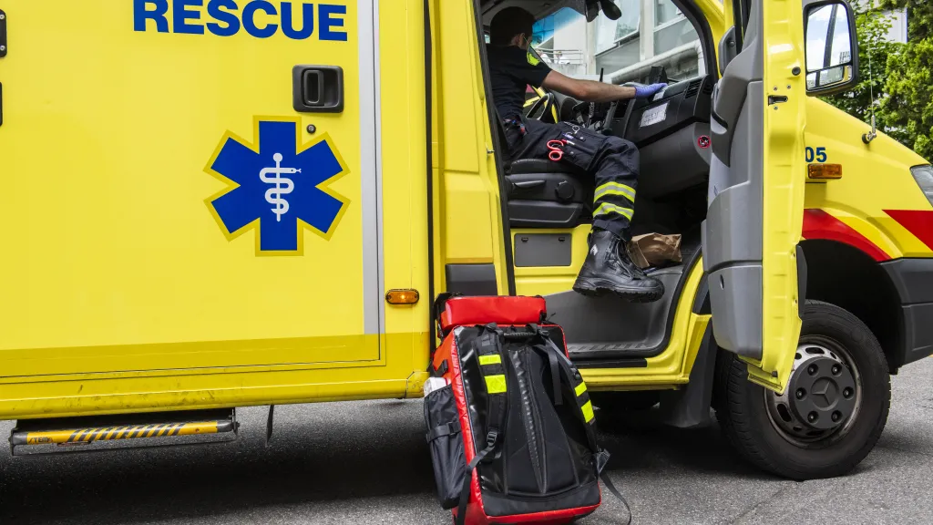 Photo d'une ambulance aux HUG