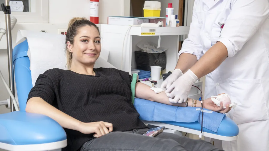 LES HUG RECHERCHENT DE NOUVEAUX DONNEURS ET DONNEUSES DE SANG AVANT L’ÉTÉ