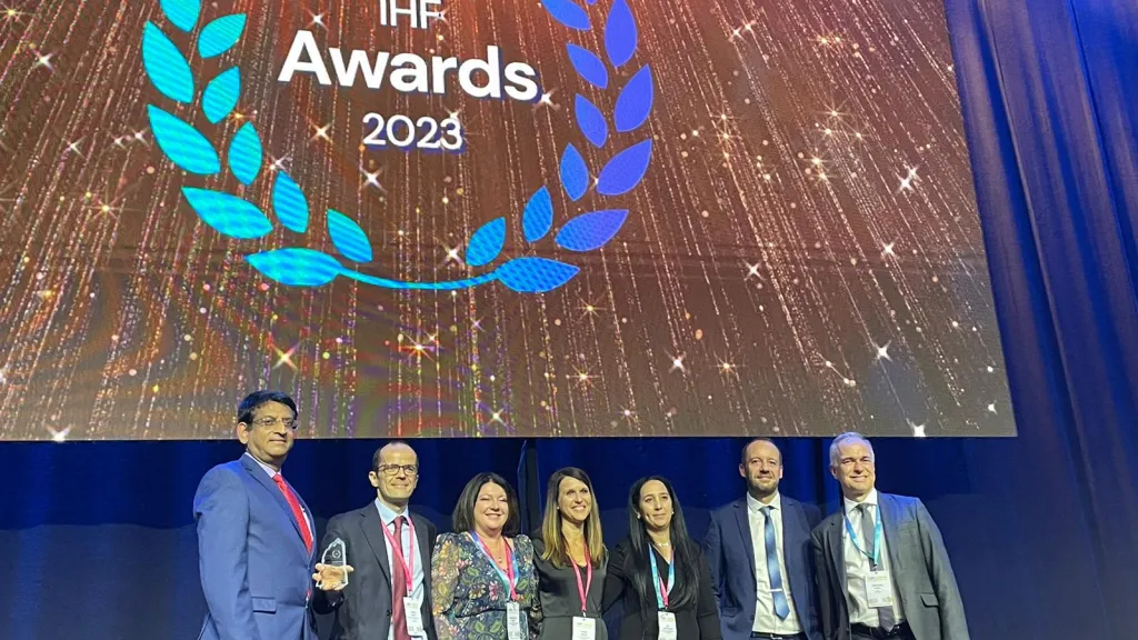 International Hospital Federation : les HUG primés pour la smarter medicine aux soins intensifs - Dr Filippo Boroli, Annie-Claude Paubel, Audrey Prestini, Zilfi Koyluk, Frank Dumoulin, Bertrand Levrat