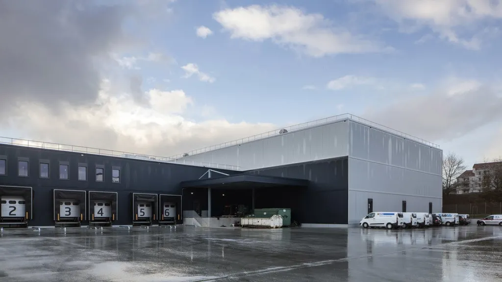 Les HUG et le CHUV inaugurent leur magasin central commun à Bussigny