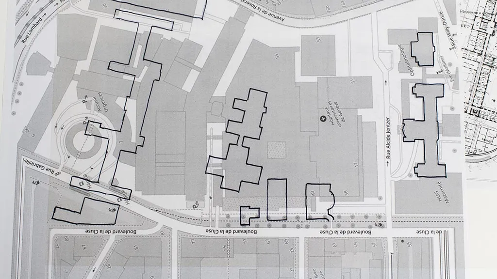 Le plan de l’hôpital (site Cluse-Roseraie) aujourd’hui et l’emplacement des bâtiments initiaux