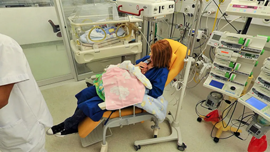 The neonatology unit, between technology and tenderness
