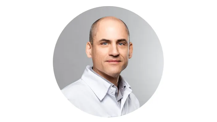 Professeur Emmanuel Carrera