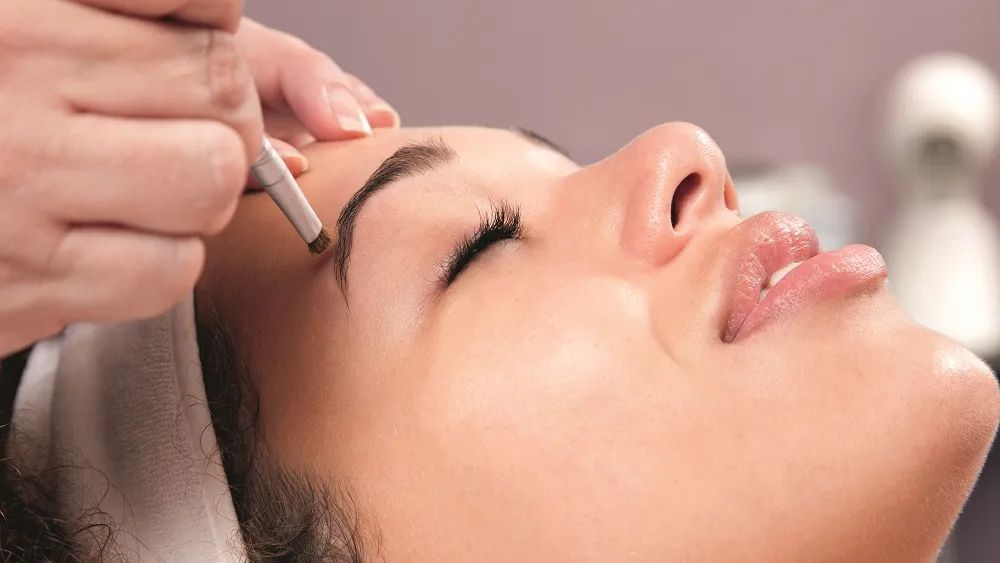 teintures cils et sourcils - bains de cressy