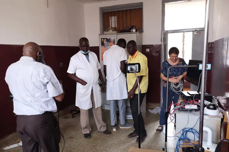 Installation matériel de neurologie au Centre hospitalier de Bangui