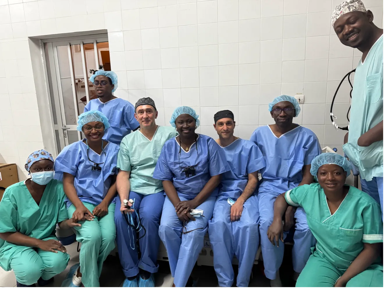 1.	Au centre Pre COULIBALY – A droite Pr ATHLANI – A gauche Pr BEAULIEU