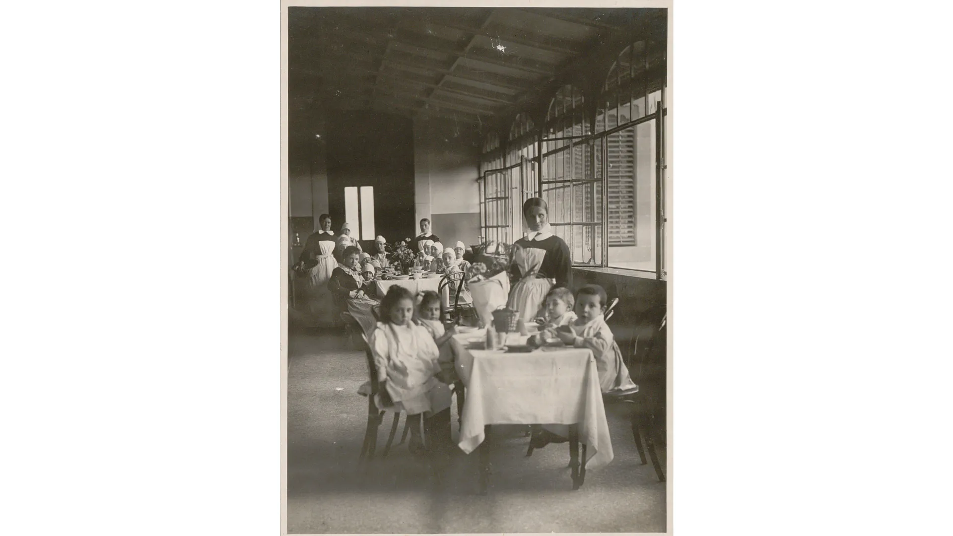 Table de fête pour les 50 ans de l'Hôpital cantonal, le 1.7.1906