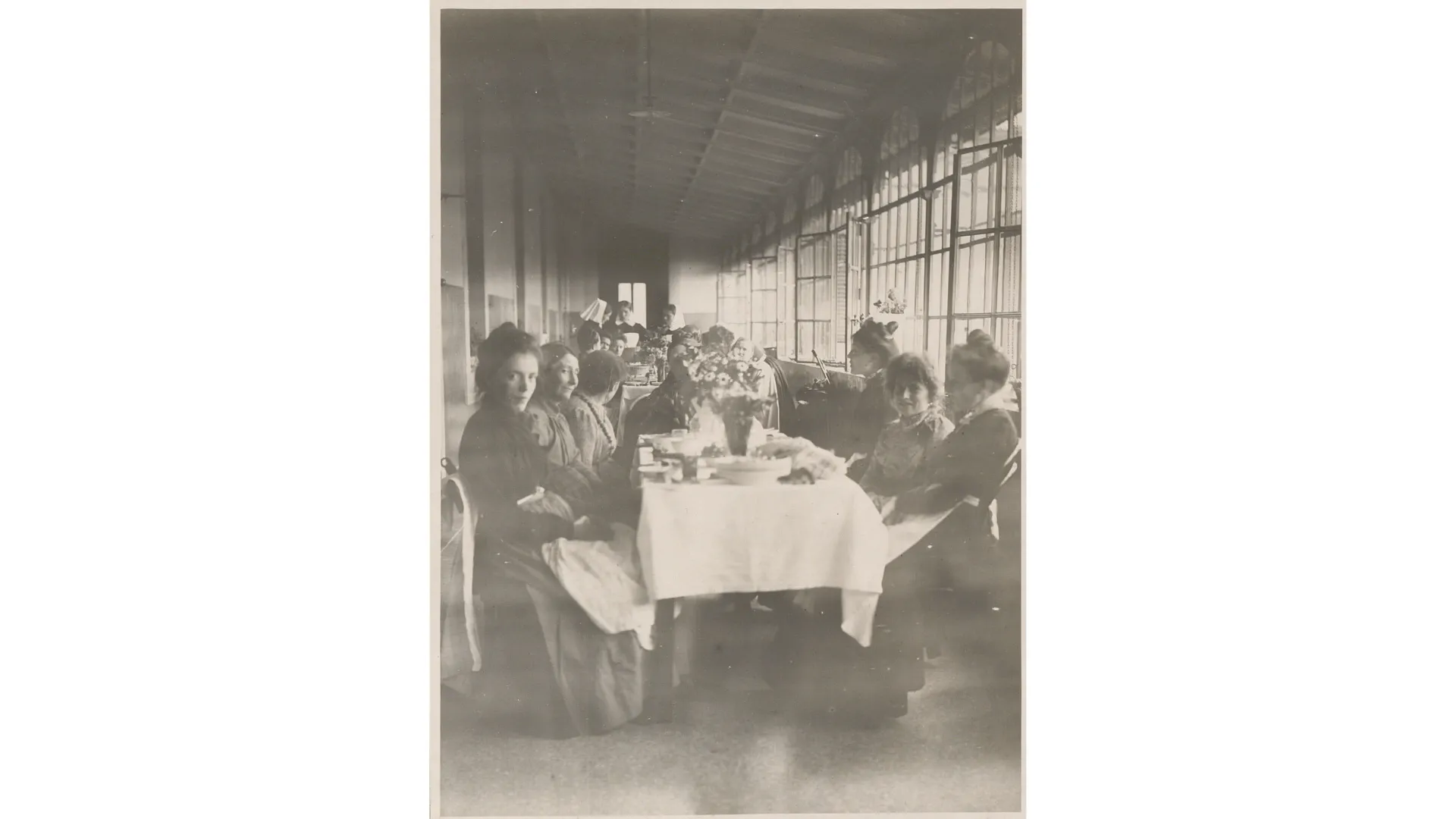 Table de fête pour les 50 ans de l'Hôpital cantonal, le 1.7.1906