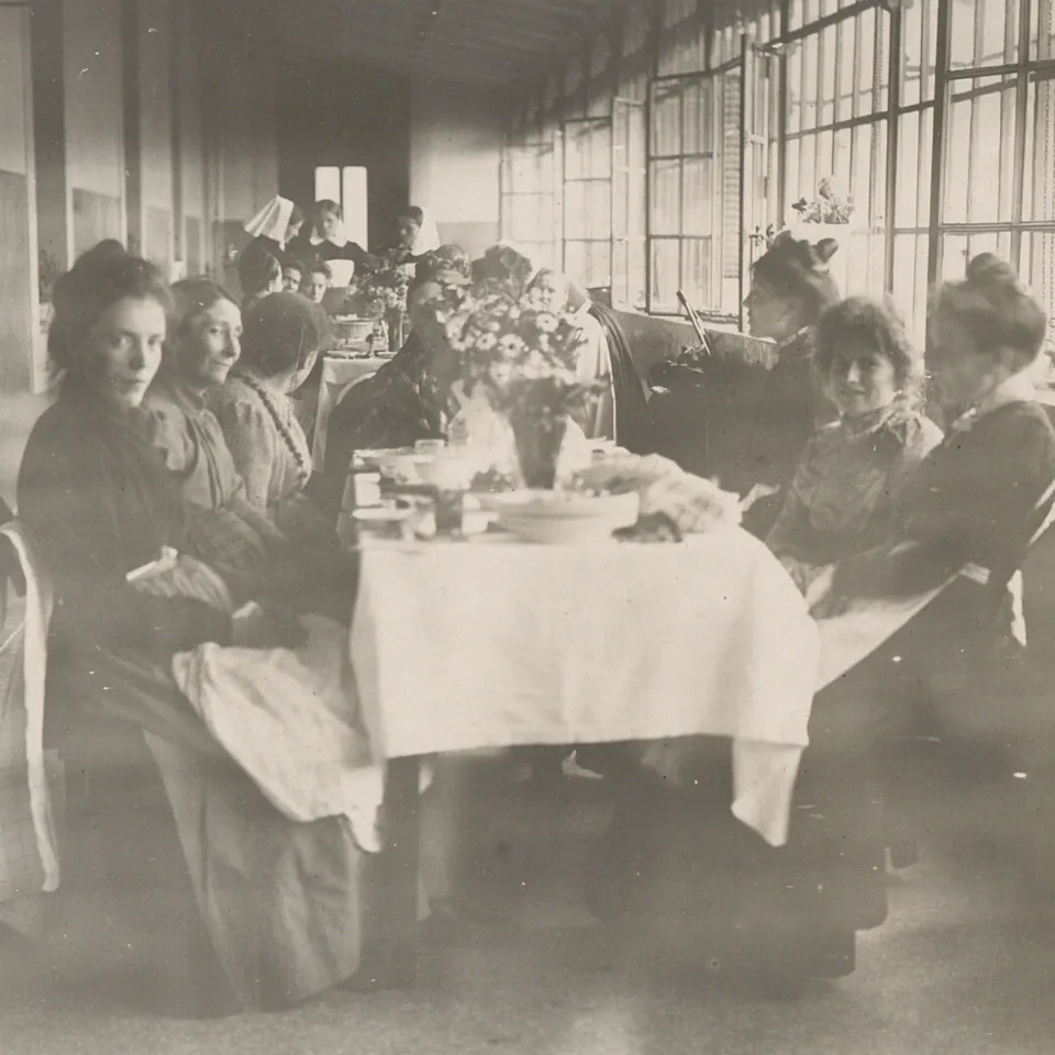 Table de fête pour les 50 ans de l'Hôpital cantonal, le 1.7.1906