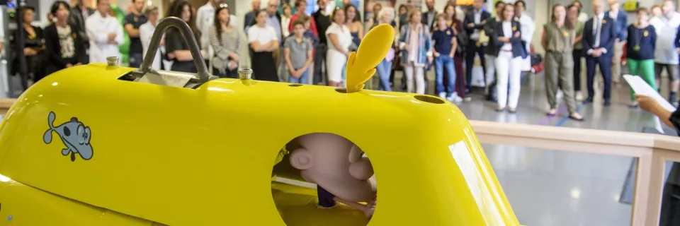 Inauguration du sous-marin Smile for CANSEARCH offert aux HUG