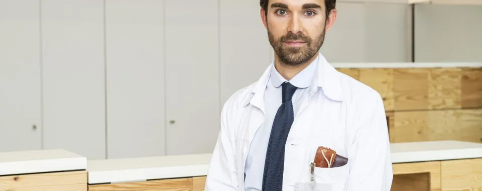 Dr David Legouis - Diminuer la mortalité liée à l’insuffisance rénale aiguë aux soins intensifs : une étude primée - HUG