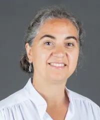 Mme Fernanda Soares