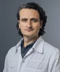 Dr Dominik André-Lévigne