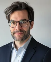 Dr Matthias Kirschner