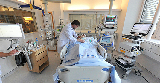Vital functions under close monitoring at the Intensive Care Division at HUG in Geneva